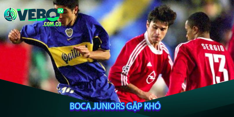 Boca Juniors gặp khó
